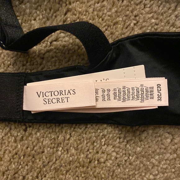 Victoria’s Secret Bling Black “sparkly strap” very sexy push-up  size 32C - Picture 10 of 11